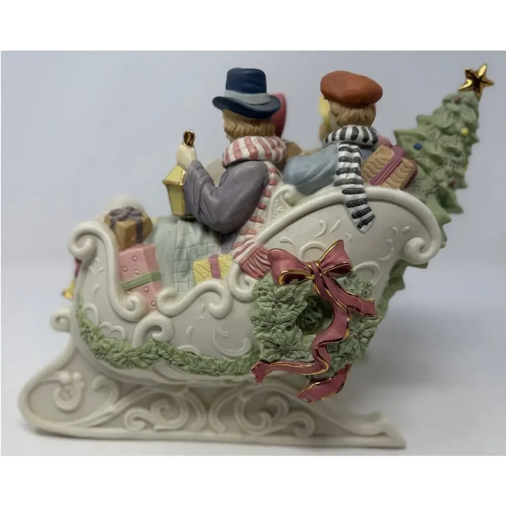 Timeless Inspirations Radiance Collection Musical Carollers in Sleigh Gifts Tree
